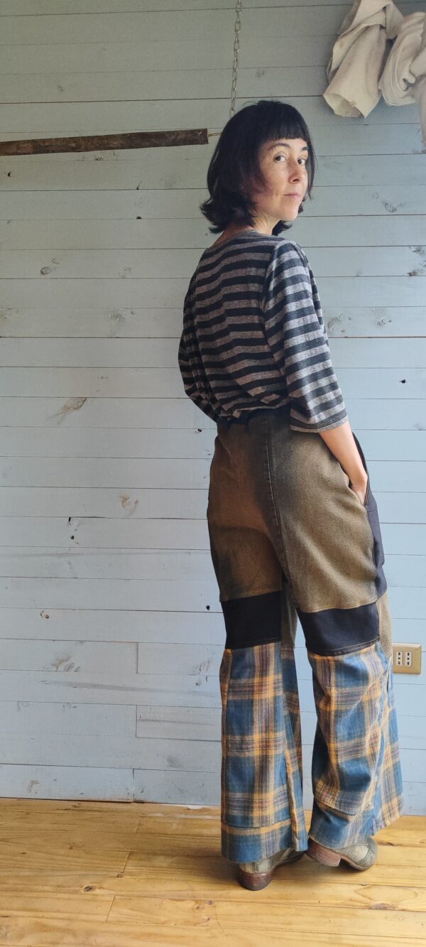 PANTALÓN DISEÑO HÍBRIDO - Imagen 3
